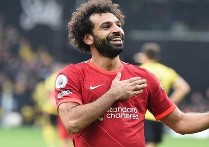 محمد صلاح يتوج بجائزة أفضل لاعب في إفريقيا
