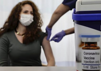 الصحة "الإسرائيلية" تقرر عدم التوصية بإعطاء التطعيم الرابع حاليا
