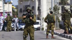 الاحتلال يداهم منزلا في مخيم عين السلطان