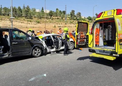 إصابة خطيرة جراء حادث طرق قرب الزرازير في الداخل المحتل