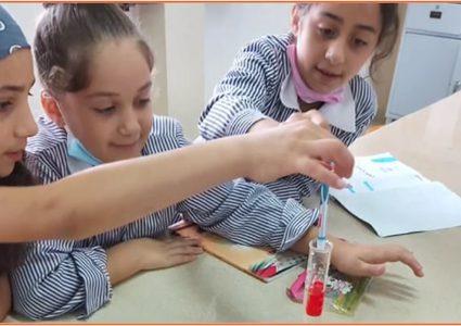 رشا أبو عيشة تحصد المرتبة الأولى ضمن ثلاث معلمات على مستوى الوطن