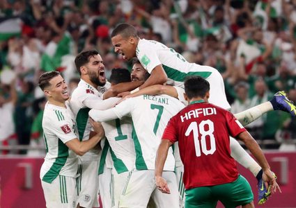الجزائر يتأهل لنهائي "كاس العرب"