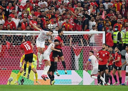 بنيران صديقة.. مصر تودع وتونس إلى نهائي كأس العرب