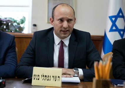 مصادر عبرية: استقالات في مكتب بينيت بسبب مستشارته مئير