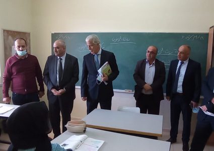 وزير التربية والتعليم يطلع على سير عمل برنامج "تبني المدارس"