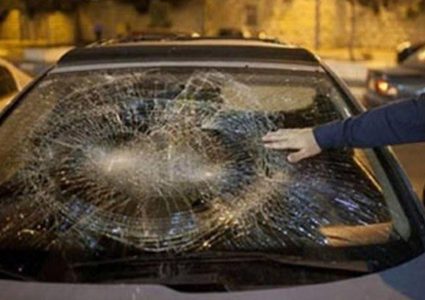 مستوطنون يحطمون مركبات للمواطنين في سبسطية شمال نابلس