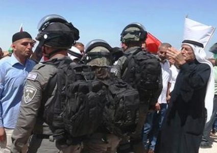 الاحتلال يقمع وقفة تضامنية مع عائلة سالم في الشيخ جراح