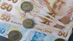 الليرة التركية تواصل الهبوط وتهوي إلى مستوى تاريخي جديد