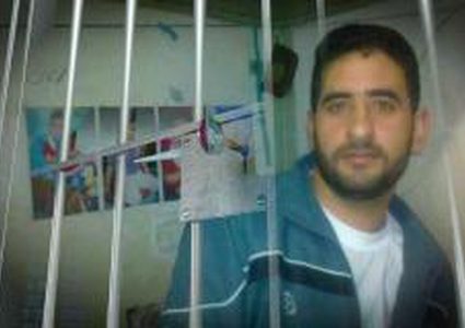 الأسير مالك حامد يواجه ظروف عزل خطيرة أدت لتفاقم وضعه الصحي