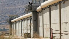 الأسرى يواصلون احتجاجهم رفضًا لاستمرار عزل الأسيرتين دويات وباكير