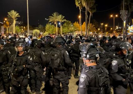 قوات الاحتلال تغلق باب العامود في القدس المحتلة