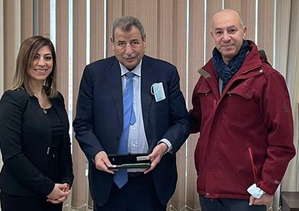 مؤسسة محمود عباس تكرّم مدير عام الصندوق القومي الفلسطيني