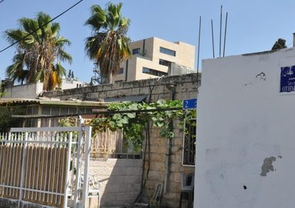 الاحتلال يحذر عائلة سالم في الشيخ جراح من المشاركة بأي فعاليات