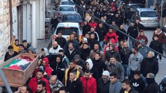 جماهير غفيرة تشيع جثمان الشهيدة مسالمة في سنجل