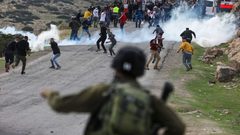 إصابات بالرصاص والاختناق خلال مواجهات مع الاحتلال في قرى نابلس