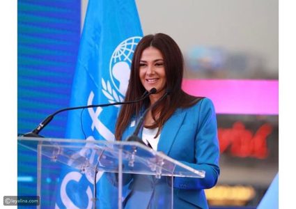 دنيا سمير غانم تبكي أمام اليونيسف.. ورسالة مؤثرة لوالديها