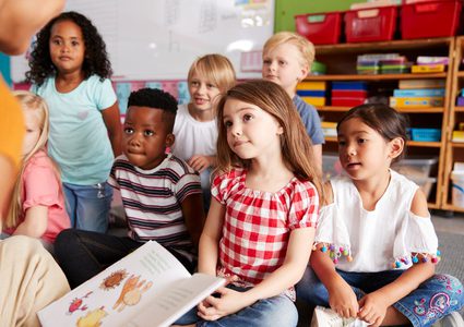 كتب الأطفال ترسخ مفاهيم التفرقة بين الجنسين