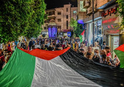 مسيرة بمخيم الجلزون إسنادا للقرى التي تتعرض لاعتداءات المستوطنين