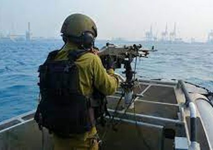 بحرية الاحتلال تستهدف الصيادين قبالة السودانية شمال غزة