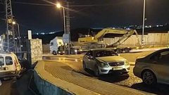 هدم 10 منشآت تجارية في حزما واعتقالات في الضفة
