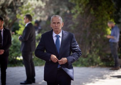 مستوطنون يهددون وزيرا إسرائيليا بالقتل