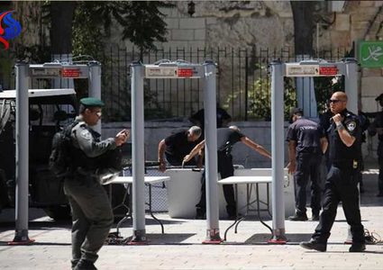 الاحتلال يشرع بتركيب بوابة الكترونية في شارع العين بسلوان