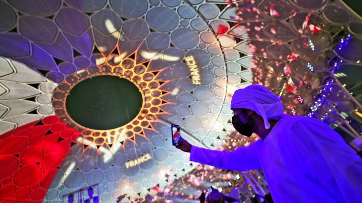 متحور كورونا الجديد يهدد بإغلاق جزئي لـ"إكسبو 2020" في دبي