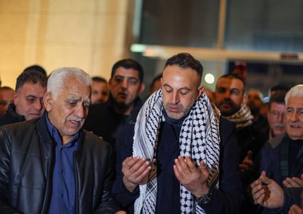 الإفراج عن الأسير أشرف أبو حويج بعدما أمضى 20 عاما بسجون الاحتلال