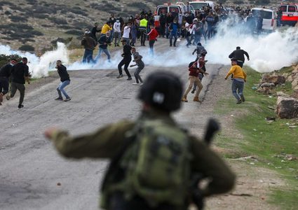 ست إصابات إحداها خطيرة خلال مواجهات مع الاحتلال في طوباس