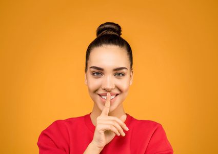 8 مقولات خاطئة شائعة جداً في مجال التجميل