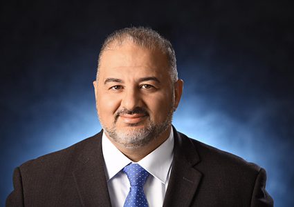 تأكيدًا لتفاهمات عباس: الشرطة والآليات تنسحب من الرويس بالنقب