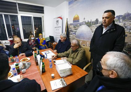 إطلاق كتاب "سيرة القيد والقلم" للصحفي نبهان خريشة