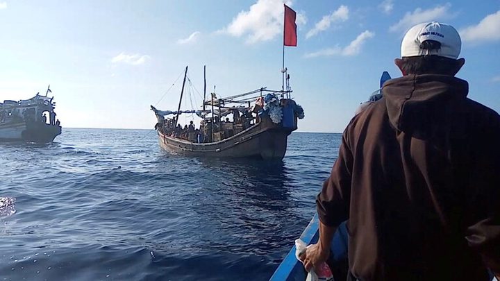 الأمم المتحدة تدعو لإنقاذ لاجئين من الروهينغا على متن قارب