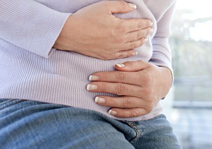 طرق بسيطة وفعالة للتخلص من انتفاخ البطن