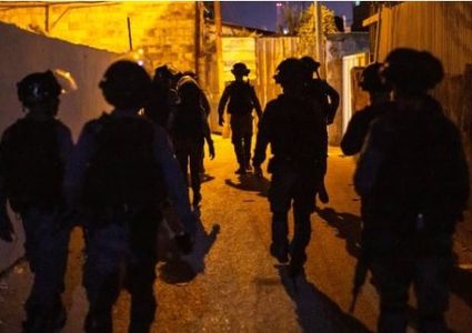 الاحتلال يقتحم مواقع متعددة في القدس وبلداتها