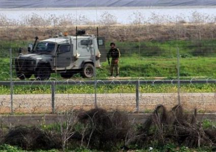 الاحتلال يطلق النار وقنابل الغاز تجاه رعاة الأغنام شرق البريج