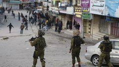 إصابة شاب بالرصاص المعدني خلال مواجهات مع الاحتلال بالخليل