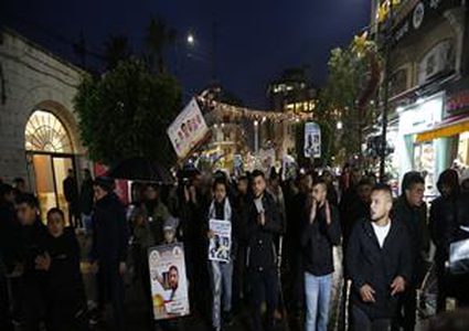 مسيرة دعم للأسير المضرب عن الطعام هشام أبو هواش