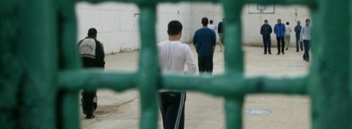 المعتقلون الإداريون يقاطعون محاكم الاحتلال الإسرائيلي