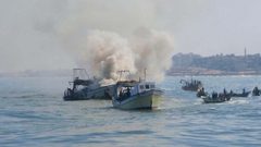 الاحتلال يستهدف قوارب الصيادين قرب بحر غزة