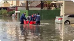 الكويت: إنقاذ 106 أشخاص علقوا بتجمعات مياه الأمطار