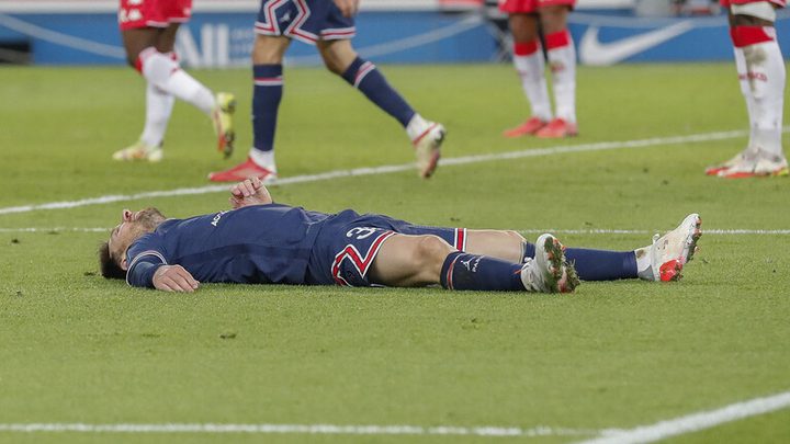 باريس سان جيرمان يكشف عن إصابة ميسي بفيروس كورونا