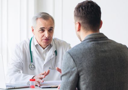 غياب الحيوانات المنوية من فحص السائل المنوي, الأسباب و العلاج