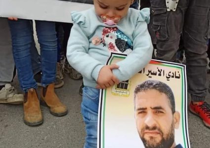 نادي الأسير: ما يحدث مع الأسير المضرب أبو هواش عملية قتل متعمد