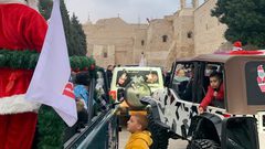 بلدية بيت لحم وفريق بيت لحم للدفع الرباعي ينظمان فعالية "سانتا عَ الطريق"