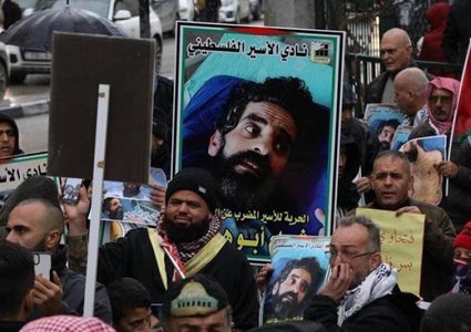 إضراب في دورا تضامنًا مع الأسير أبو هواش