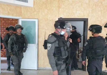 قوات الاحتلال تطارد عائلة مقدسية رغم قرار وقف الهدم