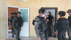 قوات الاحتلال تطارد عائلة مقدسية رغم قرار وقف الهدم