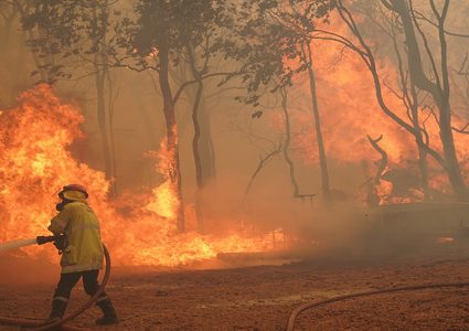 13 قتيل منهم 7 أطفال في حريق بمدينة فيلادلفيا الأميركية