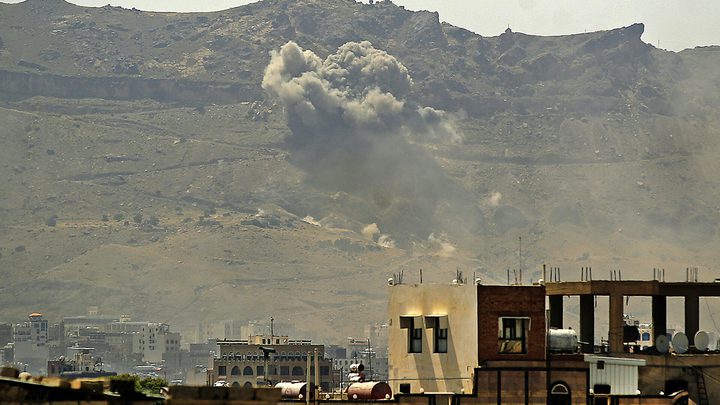 التحالف يعلن مقتل 390 مسلحا من جماعة الحوثيين في اليمن